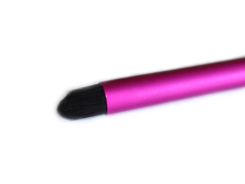 Nascita Sivri Uçlu Far Fırçası NASBRUSH0014